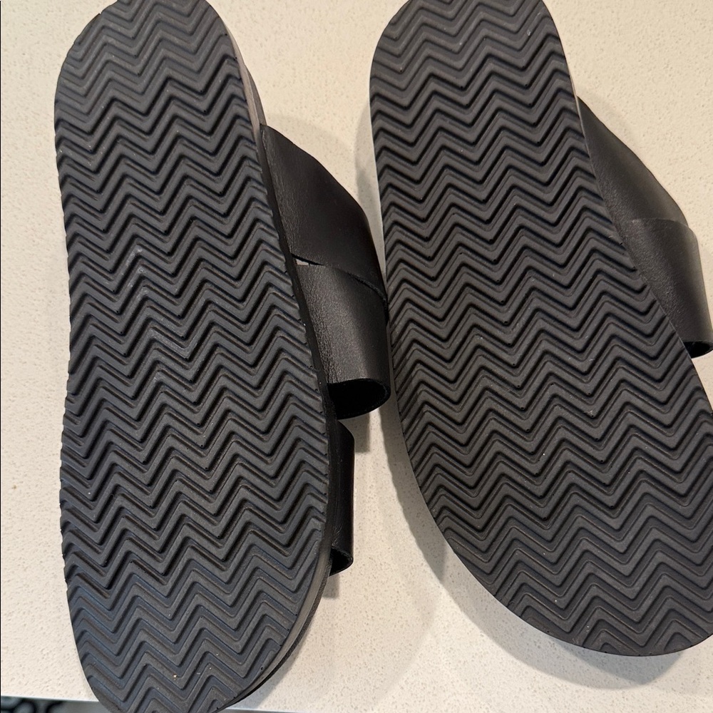 Brand New Bruno Magli sandals - Picture 4 of 4